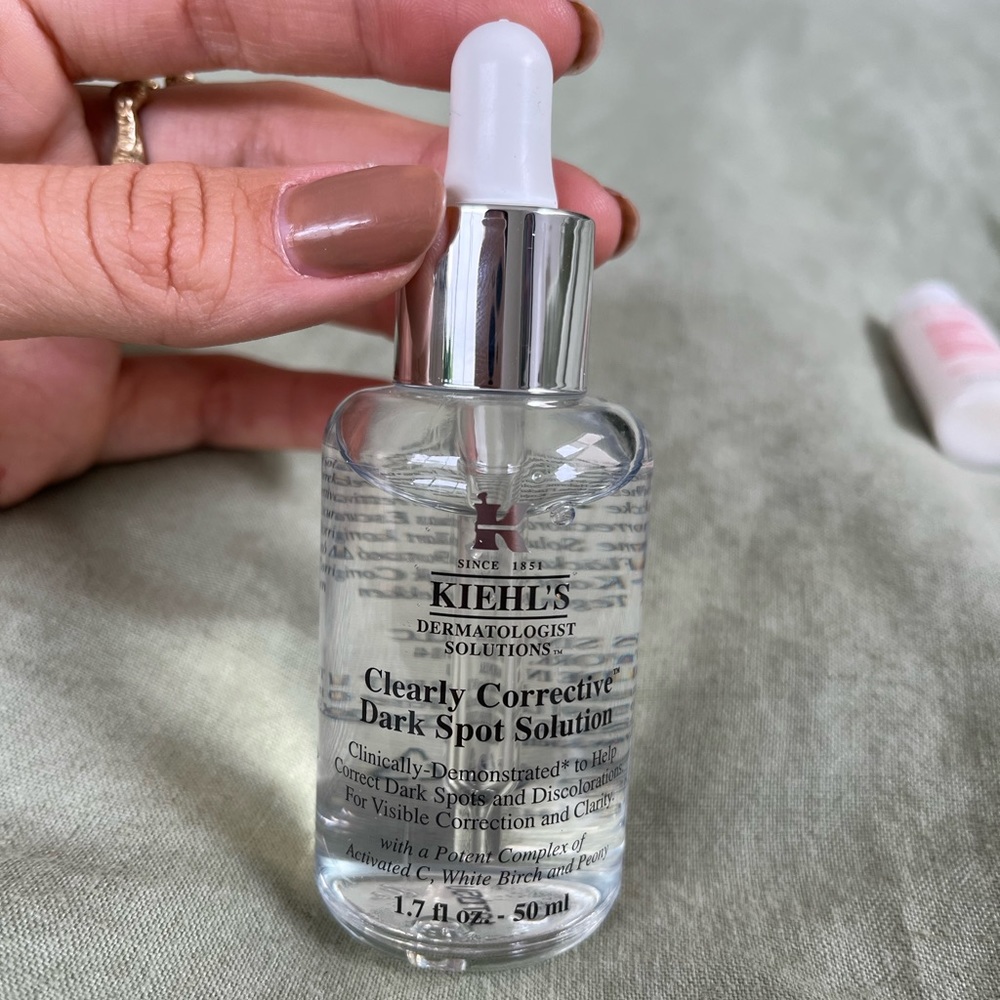 Kiehls clearly corrective dark spot solution 1.7oz